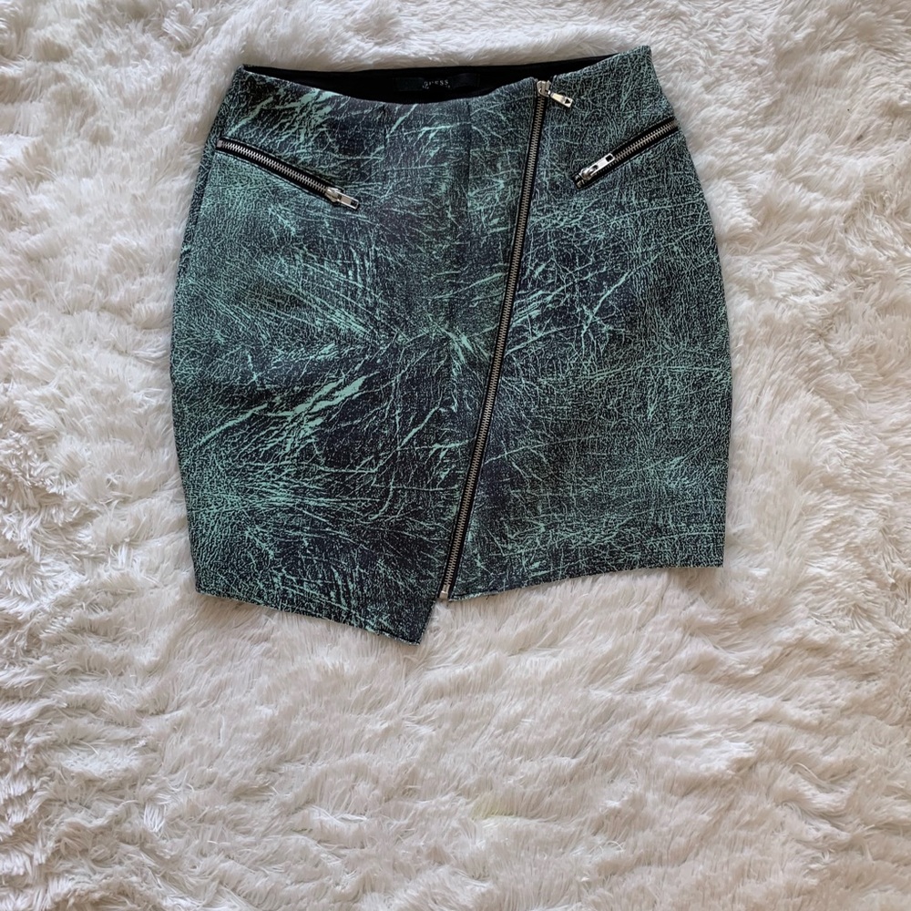 Guess mini skirt
